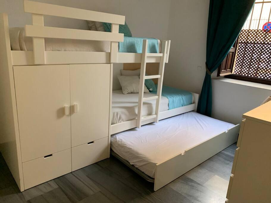Beautiful Silent Apartment Private Parking Sevilla Eksteriør bilde
