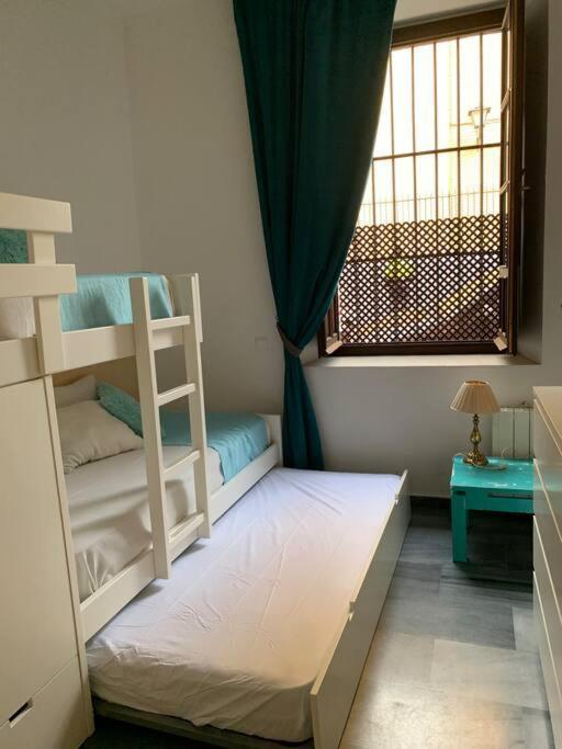 Beautiful Silent Apartment Private Parking Sevilla Eksteriør bilde
